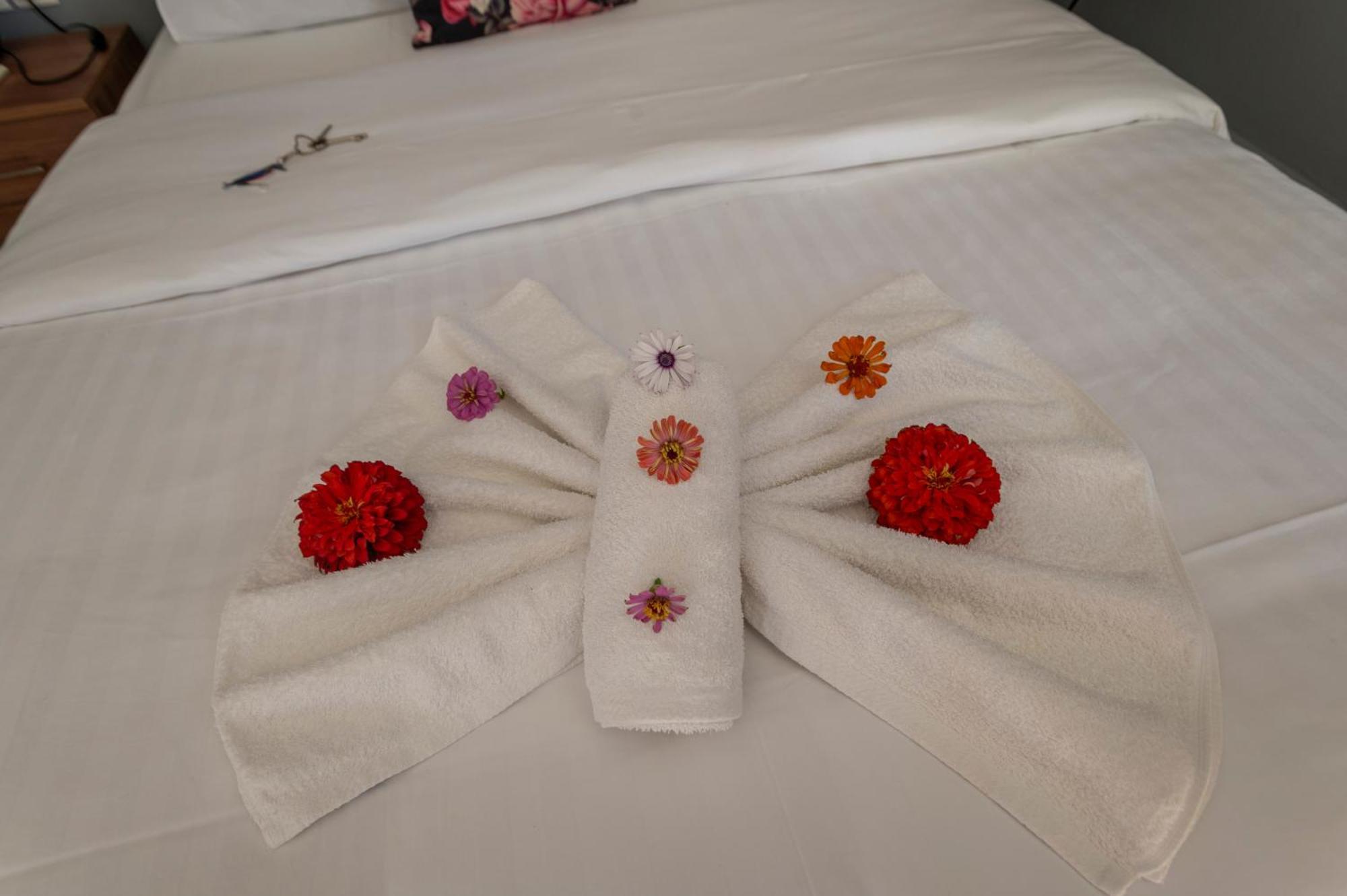 La Vatura Otel Gialova Dış mekan fotoğraf