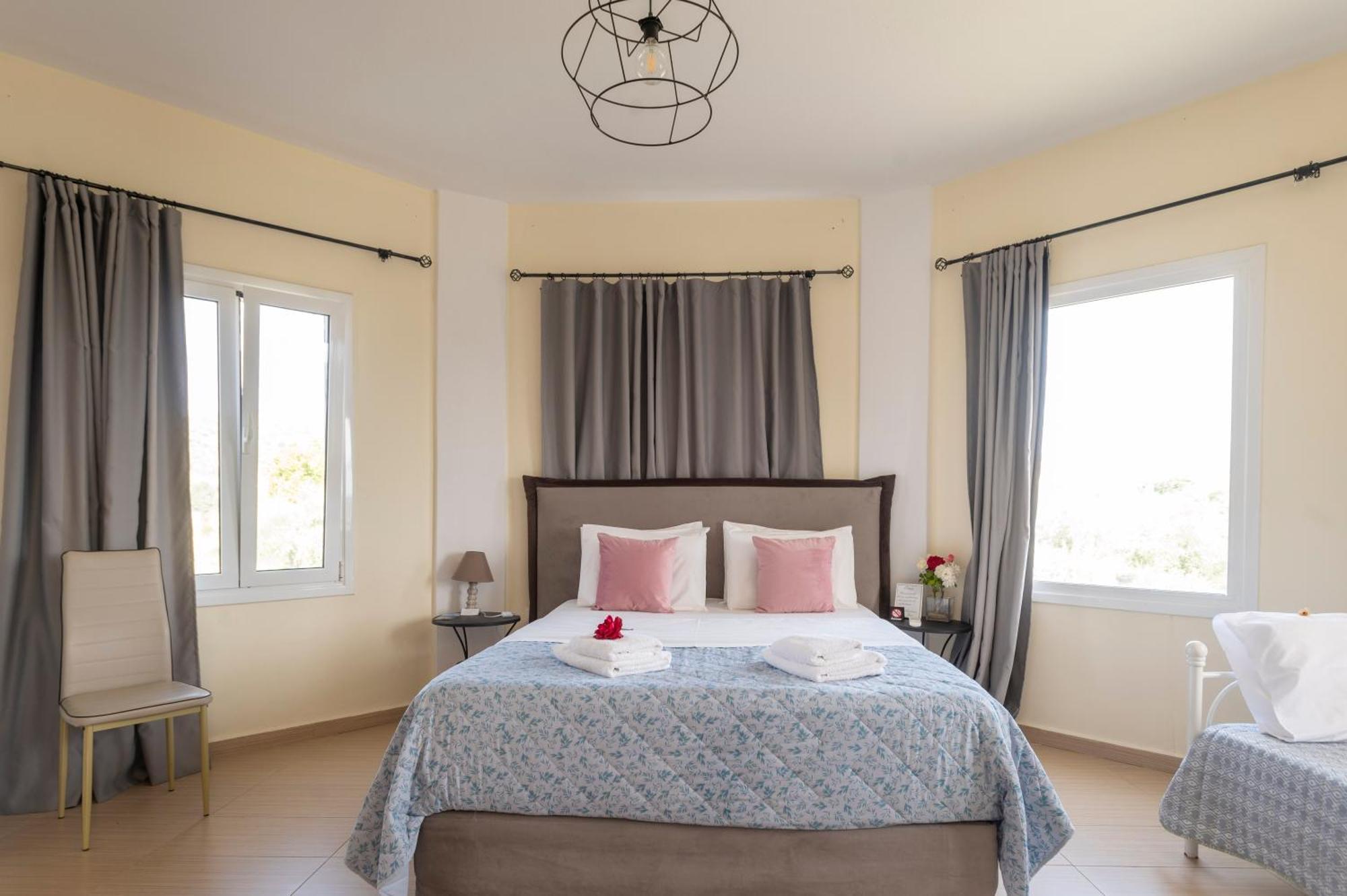 La Vatura Otel Gialova Dış mekan fotoğraf