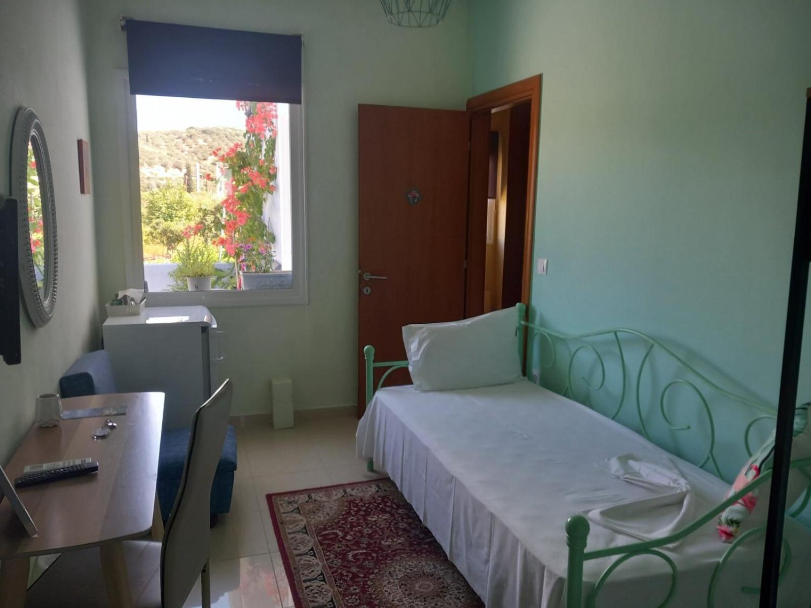 La Vatura Otel Gialova Dış mekan fotoğraf